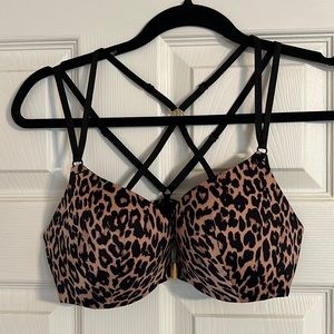 Victoria’s Secret push-up bra 34D. New!